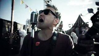 blink-182 - EDGING (Official Video)