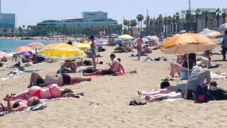 Beach Sant Sebastia ????????Barcelona beach walk