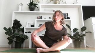 Yoga full body stretch | women Yoga (4K Video)