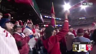 7 RUNS! What a Wild First Inning Between Padres and Phillies in Game 4