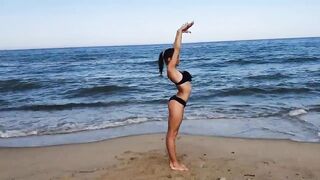 Contortion and Stretching - Relaxing Time - Amazing Contortion and Stretching at Sea