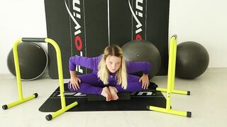 Contortion, gymnastics - Stretches/ Simple Yoga Poses to Stretch and Strengthen