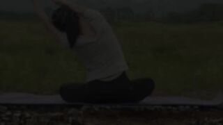 Meditation and relaxing yoga exercise ????‍♀️/ Girl feeling relax her body ????‍♀️/Do support plz#viral