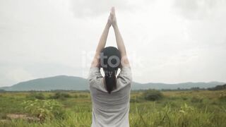 Meditation and relaxing yoga exercise ????‍♀️/ Girl feeling relax her body ????‍♀️/Do support plz#viral