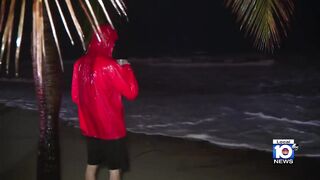 Parts of Fort Lauderdale beach shut down as Hurricane Nicole nears Florida coast