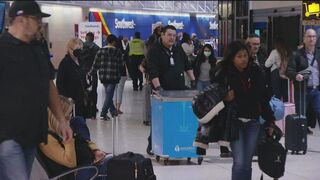 Thanksgiving travelers warn of traffic, waits while traveling to San Diego International Airport