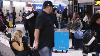 Thanksgiving travelers warn of traffic, waits while traveling to San Diego International Airport