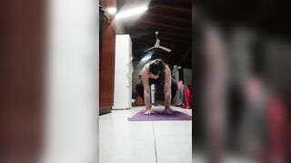 Faccio l'albero e provo una nuova posizione yoga, c'è la farò??? ????????????