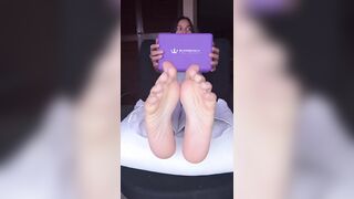 Nurse uses yoga blocks after reflexology