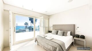 UNIQUE! Modern Frontline BEACH Villa【14.500.000€】Golden Mile Marbella