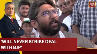 Jignesh Mevani's Fiery & Open Challenge To Narendra Modi From Gujarat