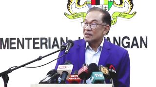 Don't challenge me, Anwar tells Muhyiddin