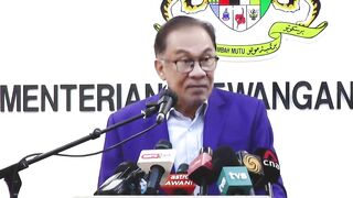 Don't challenge me, Anwar tells Muhyiddin