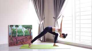 Power Yoga & Stretching - Yoga in Room