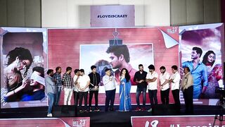 Allu Aravind And Anupama Parameswaran FUNNY Moments At 18 Pages Movie Press Meet | Tupaki