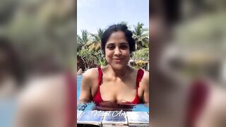 Mallu Actress Neha Iyer Hot Bikini &Cleavage Show Exclusive ????