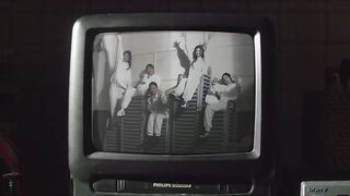 NewJeans (뉴진스) 'Ditto' Official MV (side B)