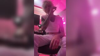 Machine Gun Kelly Instagram live 20.12.2022