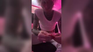 Machine Gun Kelly Instagram live 20.12.2022