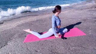 Yoga & Stretching with Masha on the sea | Flexibility 4K