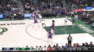 Giannis Drops Back To Back 40 Pts & 20 REB Games | December 30, 2022