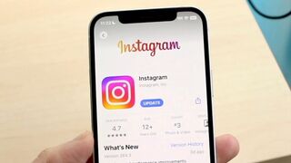 How To FIX Instagram Stuck On White Or Black Screen