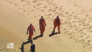 Desperate search for missing swimmer at treacherous Melbourne beach | 9 News Australia