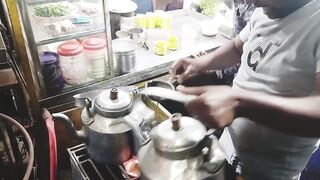 চাষাড়ার সেই বিখ্যাত লেবু চা | Amazing Street Tea of Dhaka | Celebrity Chai Wala | Food Dhaka