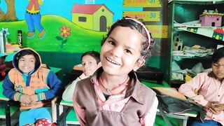 Cute talkative Riya #celebrity #languageskills #fun #basiceducation #sarkarischool #mamtaankit