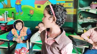 Cute talkative Riya #celebrity #languageskills #fun #basiceducation #sarkarischool #mamtaankit