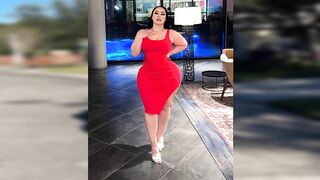 Selene Castle - Curvy plussize model, instagram analytics and bio