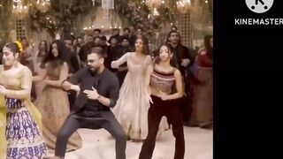 Shan Shahid's Daughter Wedding || Shan's Niece's Amazing Flexible Dance in Event || Dance Viral????