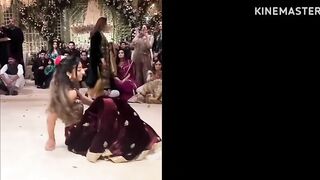 Shan Shahid's Daughter Wedding || Shan's Niece's Amazing Flexible Dance in Event || Dance Viral????