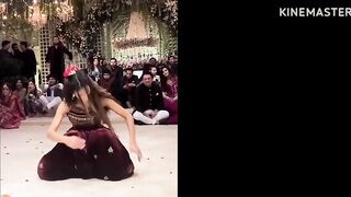 Shan Shahid's Daughter Wedding || Shan's Niece's Amazing Flexible Dance in Event || Dance Viral????