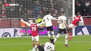 HIGHLIGHTS | Arsenal vs Manchester United (2-3) | Nketiah (2), Saka