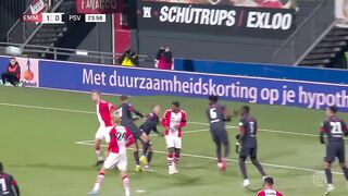 RODE KAART na roekeloze TACKLE ???? | Samenvatting FC Emmen - PSV