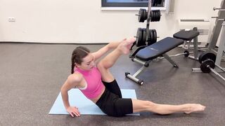 Flexible warm-up in the training room - Leg Strength and Contortion #yoga #stretching