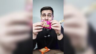 Keklerin İçerisinden Slime Çıkıyormuş | Orhan Tumerkan Tiktok Hayat Hilesi | #Shorts #Tiktok