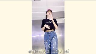 แซ่บไฟลุก????อิงฟ้า twerk //Engfa twerk ????????#engfawaraha #TaLuengbaby #ทะลึ่ง