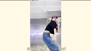 แซ่บไฟลุก????อิงฟ้า twerk //Engfa twerk ????????#engfawaraha #TaLuengbaby #ทะลึ่ง