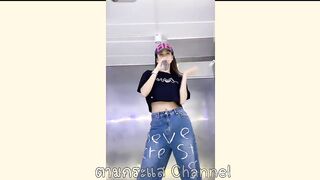 แซ่บไฟลุก????อิงฟ้า twerk //Engfa twerk ????????#engfawaraha #TaLuengbaby #ทะลึ่ง