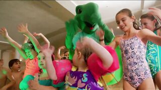 Toby the Turtle Has His Own Dance at The Beach Club in Gulf Shores!