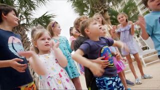 Toby the Turtle Has His Own Dance at The Beach Club in Gulf Shores!