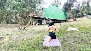 Stretching my body outside in nature | Relaxing Yoga & Stretch #flexibility #stretch #lifestyle