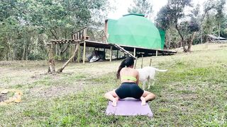 Stretching my body outside in nature | Relaxing Yoga & Stretch #flexibility #stretch #lifestyle