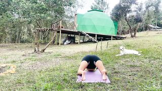 Stretching my body outside in nature | Relaxing Yoga & Stretch #flexibility #stretch #lifestyle