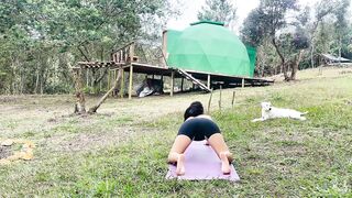 Stretching my body outside in nature | Relaxing Yoga & Stretch #flexibility #stretch #lifestyle