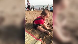 ????️ Beach Lover Baby #cute #cutebaby #fun #game #joy #enjoy #love #masti #shorts #ytshorts #short