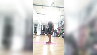 BELAJAR HANDSTAND #yoga #yogis #batam