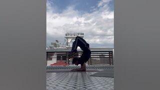 Pincha Mayurasana.???? #balance #skating #backbend #youtube #fitness #skater #yoga #flexibility